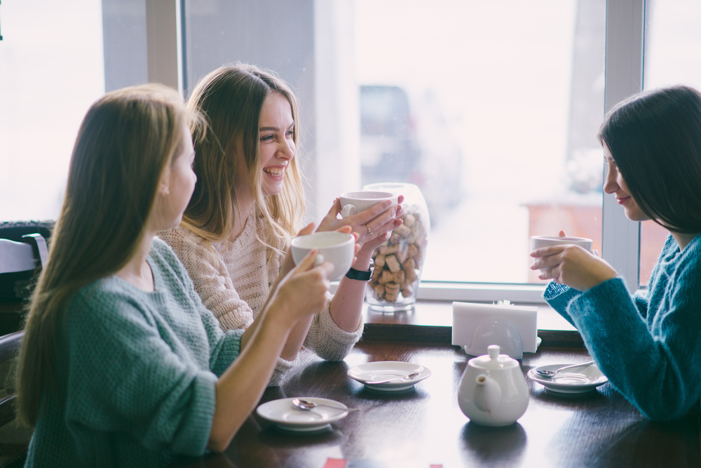 الاستماع التعاطفي: توقف لحظة عن التفكير.. استمع!