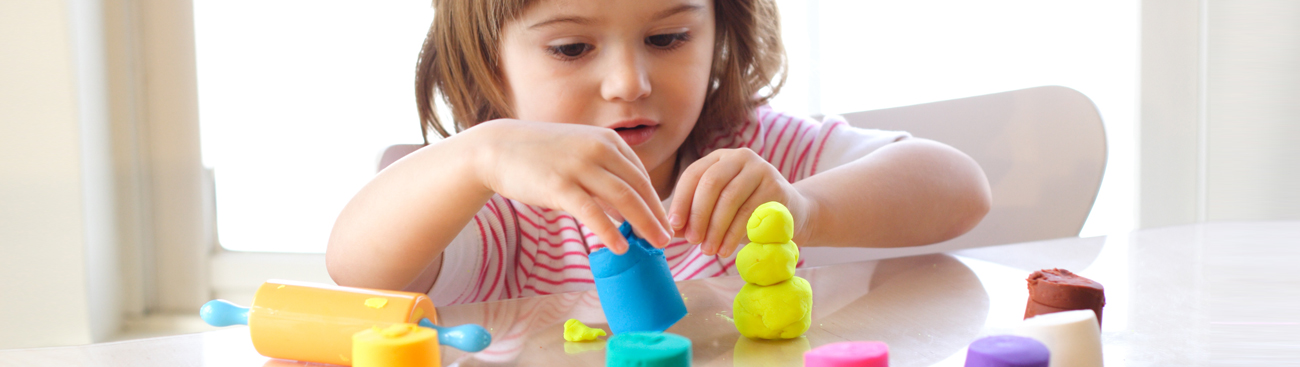 طريقة عمل المعجونة الملونة للأطفال