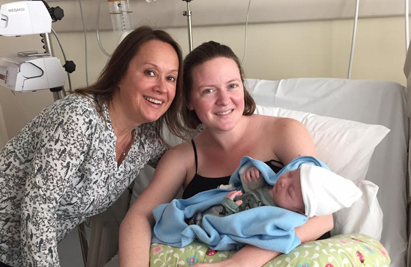 قصص ولادات لأمهات استعن بـ"دولا" أثناء الحمل والولادة