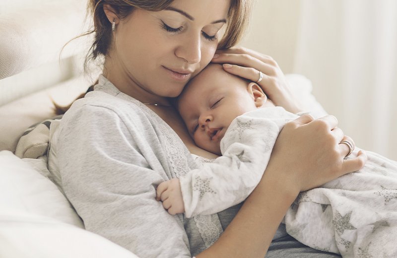 فيديو : ٥ طرق لتخفيف آلام مغص الرضع