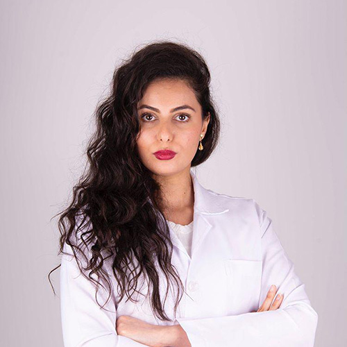 الصيدلانية روز الشمري