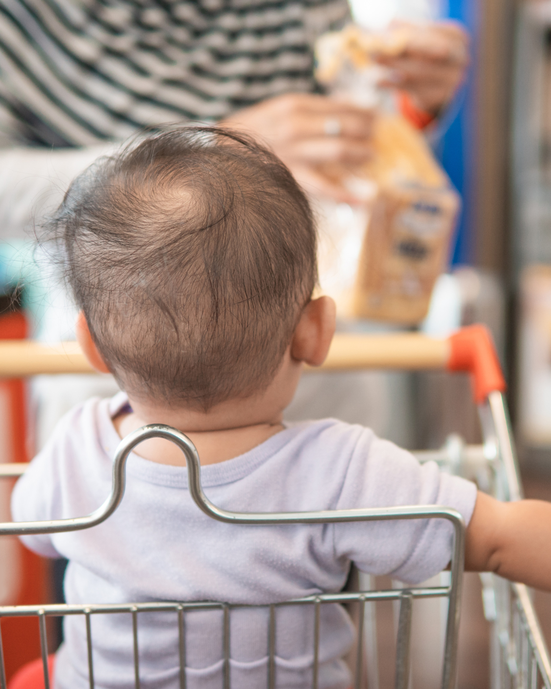 نصائح لرحلة تسوق ناجحة مع طفلك الرضيع.